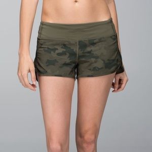 lululemon Speed Short 2.5” inseam - Olive Camo Print - Size 6